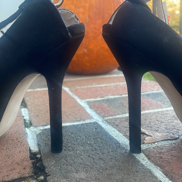 Zara Woman 5 inch Peak Heel Shoes, size 40 - Picture 3 of 11